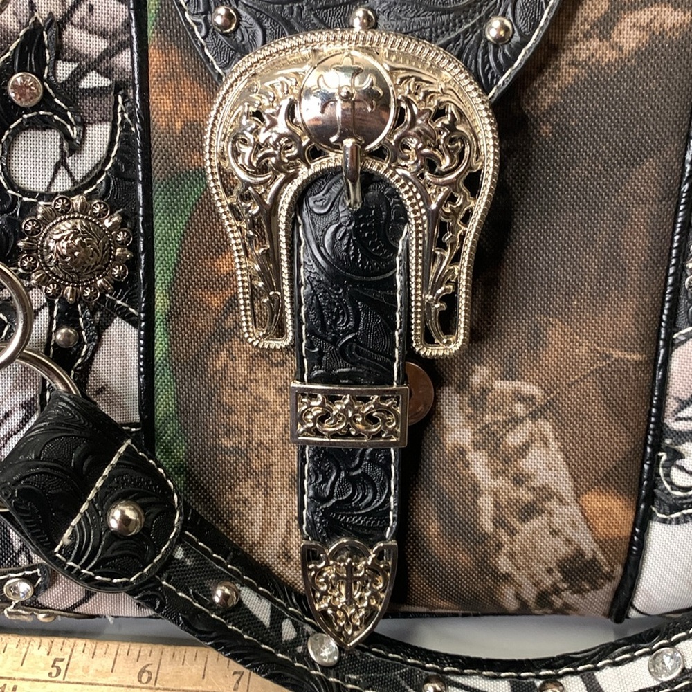 Cowgirl Trendy Camouflage Conceal & Carry Women's Bag - Picture 14 of 14